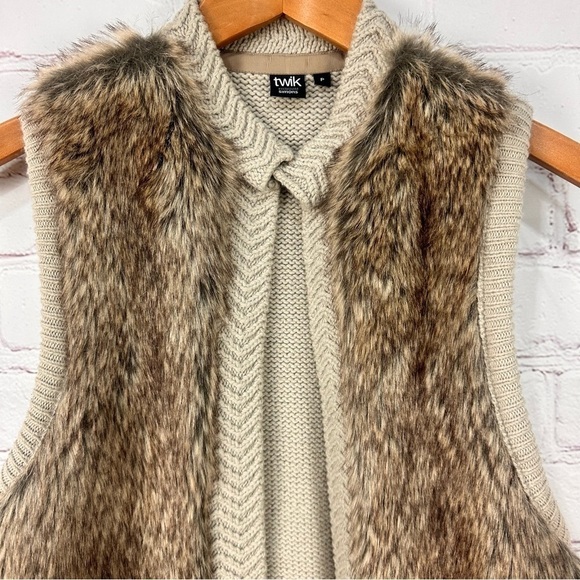 Womens faux fur vest small  Brown Angora Lined Open Front Sleeveless Sweater - Picture 8 of 9